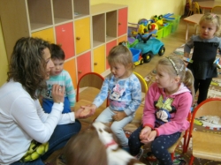 Dogoterapia - zabawy z Abi