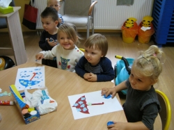 Biedroneczki i Misie - Pada deszczyk... wieje wietrzyk