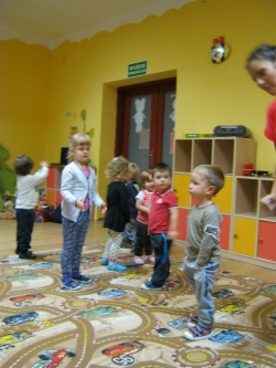 Rytmika - Zumba... Cha-Cha... Macarena